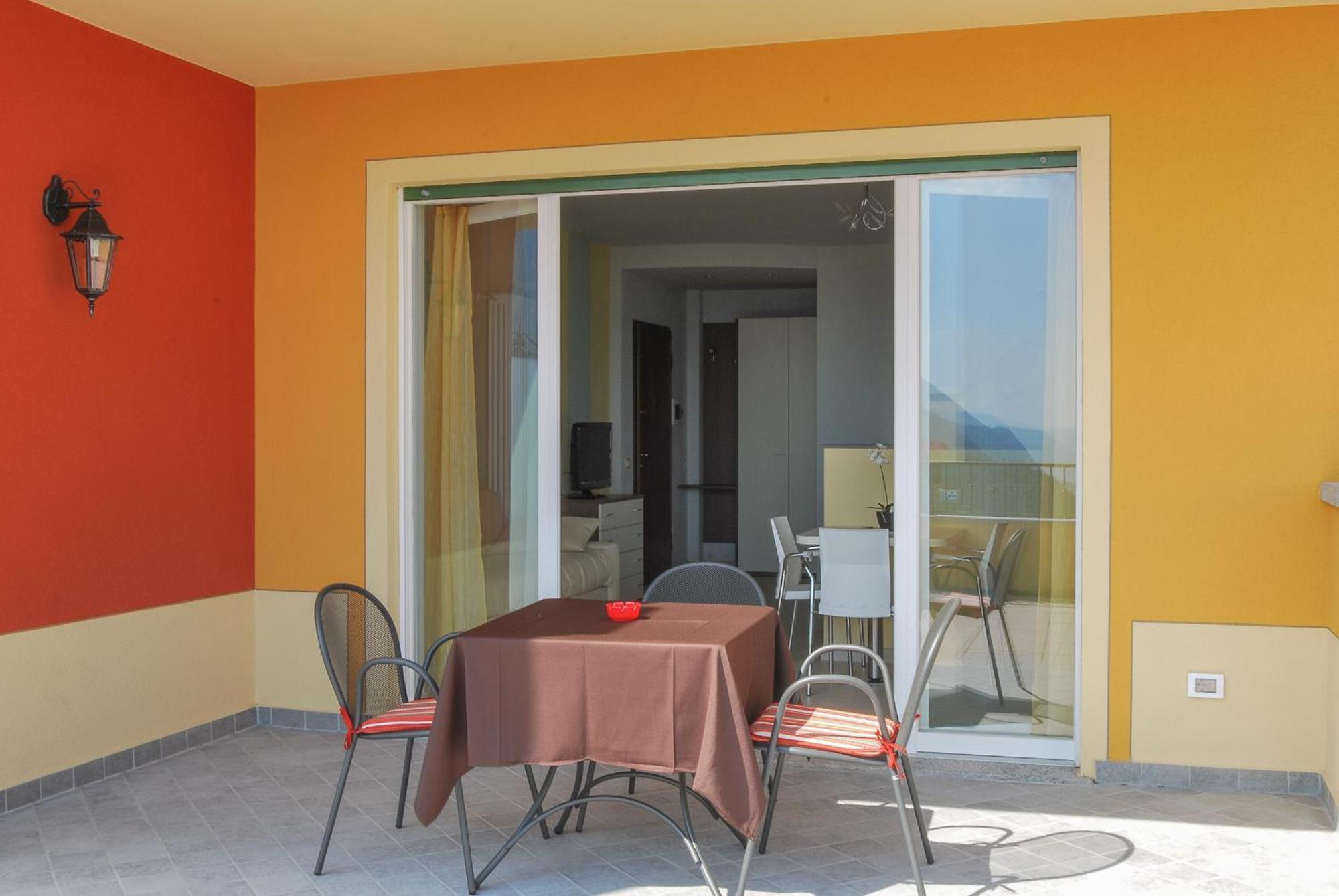 Trarego Residence Usignolo الغرفة الصورة